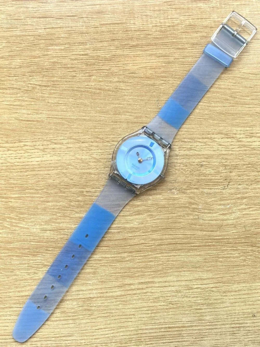 Swatch Jelly Skin Watch Vintage Ladies Swiss Made SFN105 Blue AG 2002 34mm